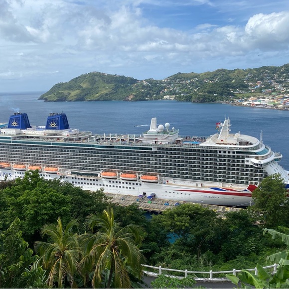 Meet your Posher, Gloria - Picture 2 of 15